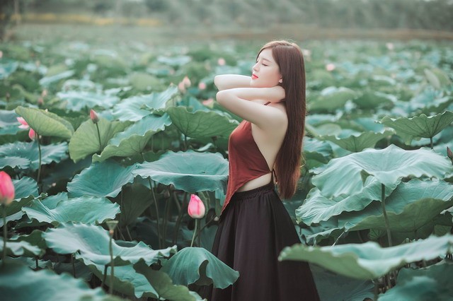 颧骨高的女人面相图解，颧骨高的女人性格坚韧有后福